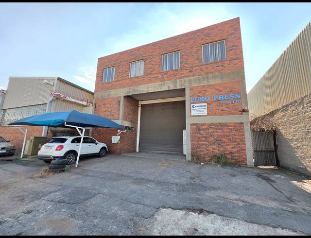 1,487M² WAREHOUSE FOR SALE IN BOOYSENS RESERVE